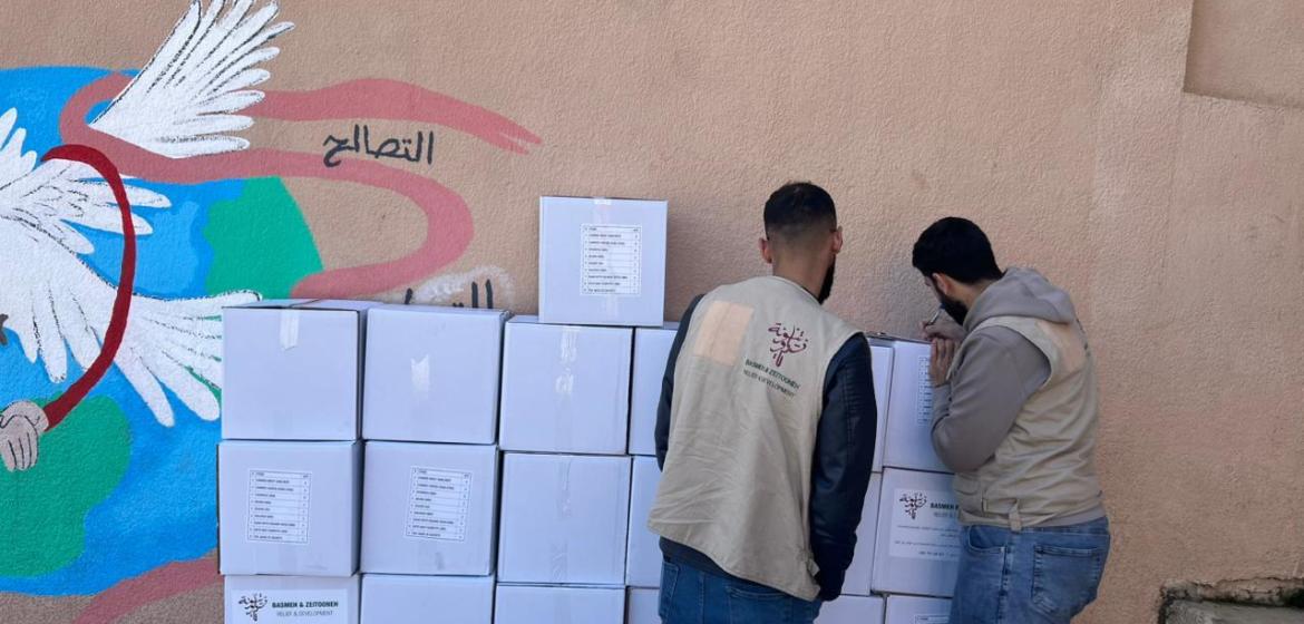 Mutual aid in Lebanon. Photo: Basmeh & Zeitooneh 