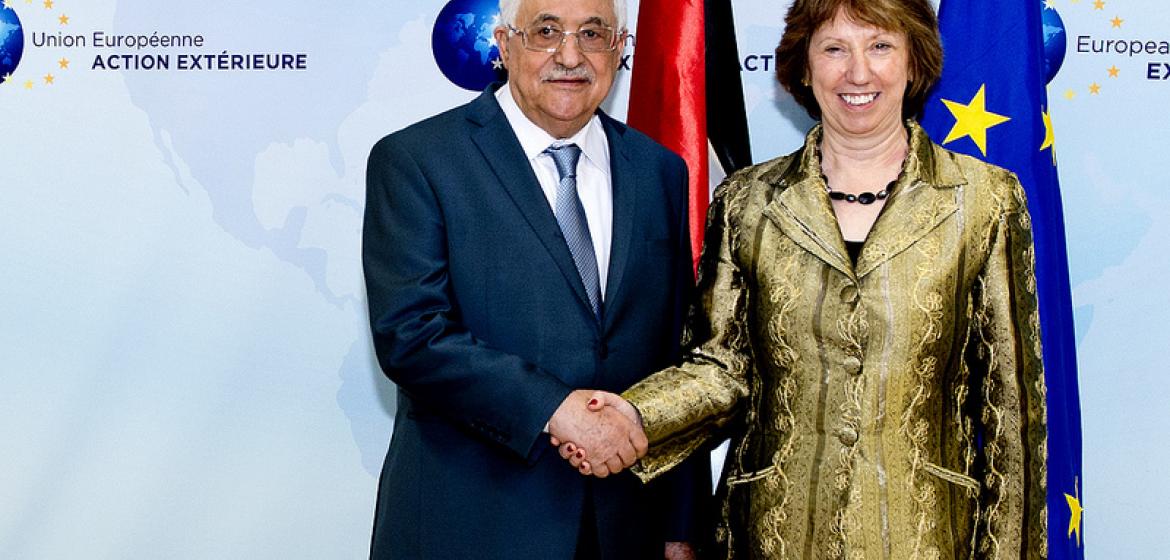 PLO-Chairman Mahmoud Abbas with EU High Representative for Foreign Affairs Catherine Ashton, October 2013. Image: European External Action Service (CC)