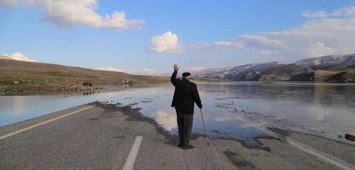 Ein Bewohner Hasankeyfs nimmt Abschied, Februar 2020. Foto: Hasan Açan. 