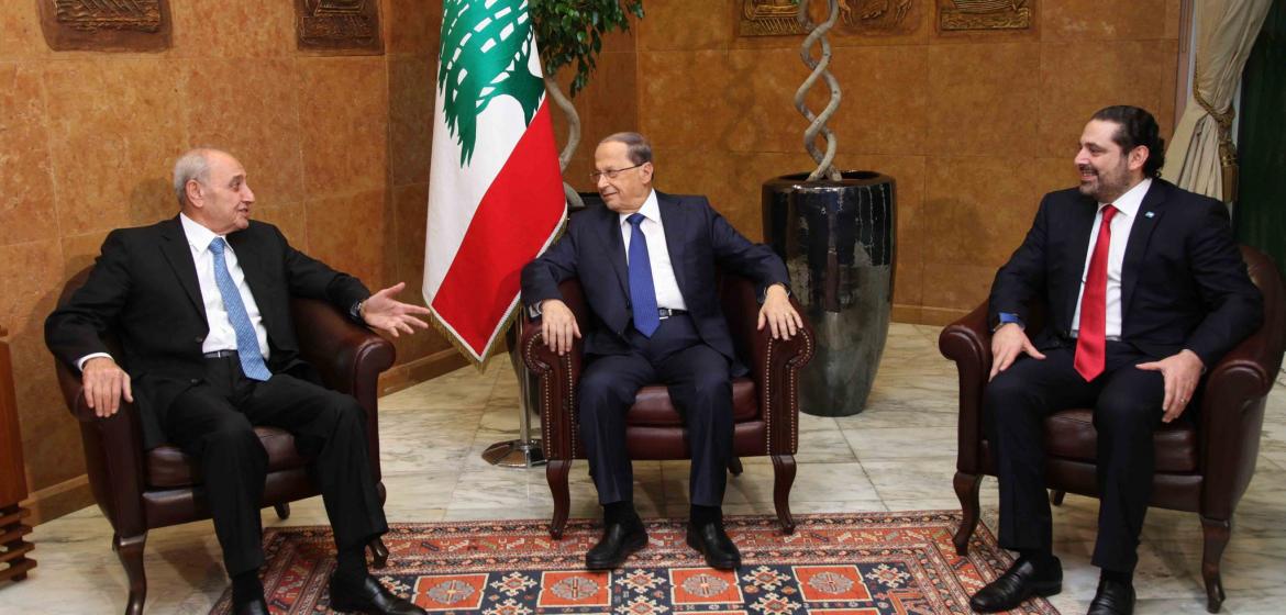 Die libanesische Dreifaltigkeit (laut eigenem Verhalten): der ewige Parlamentspräsident Nabih Berri, der vor zwei Monaten vereidigte Staatspräsident Michel Aoun und der bald wiedergewählte Premierminister Saad al-Hariri (v.l.). Foto: Lebanese Presidency (twitter.com/lbpresidency)