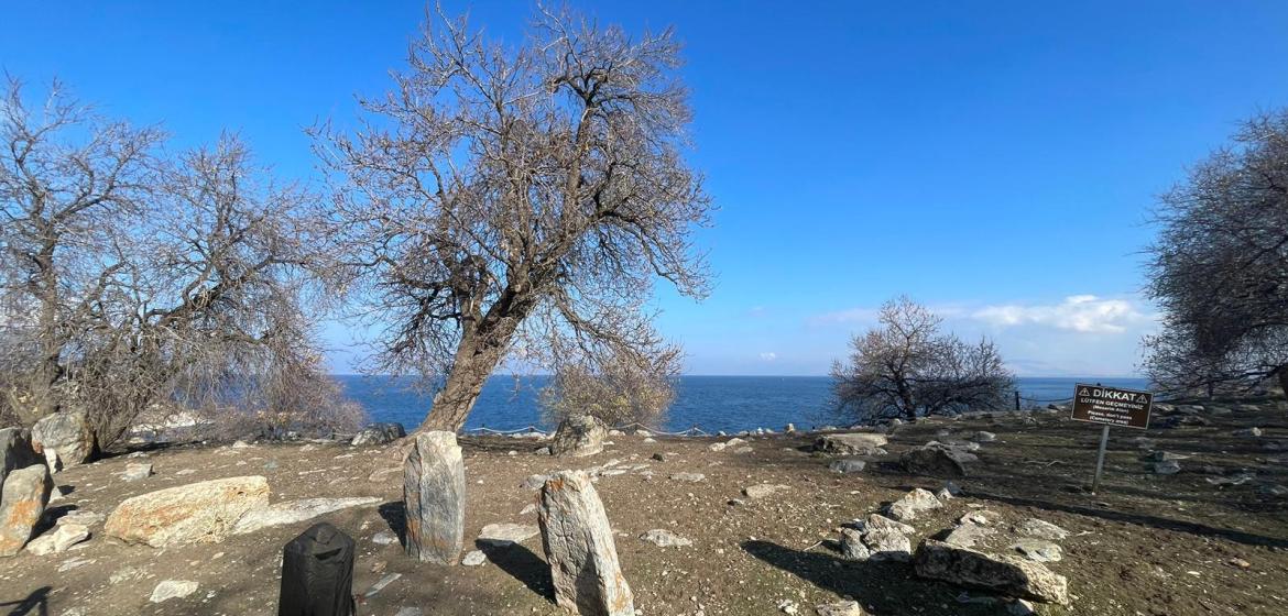 Grabmäler Akhtamar Insel Van. Foto: Filiz Yildirim