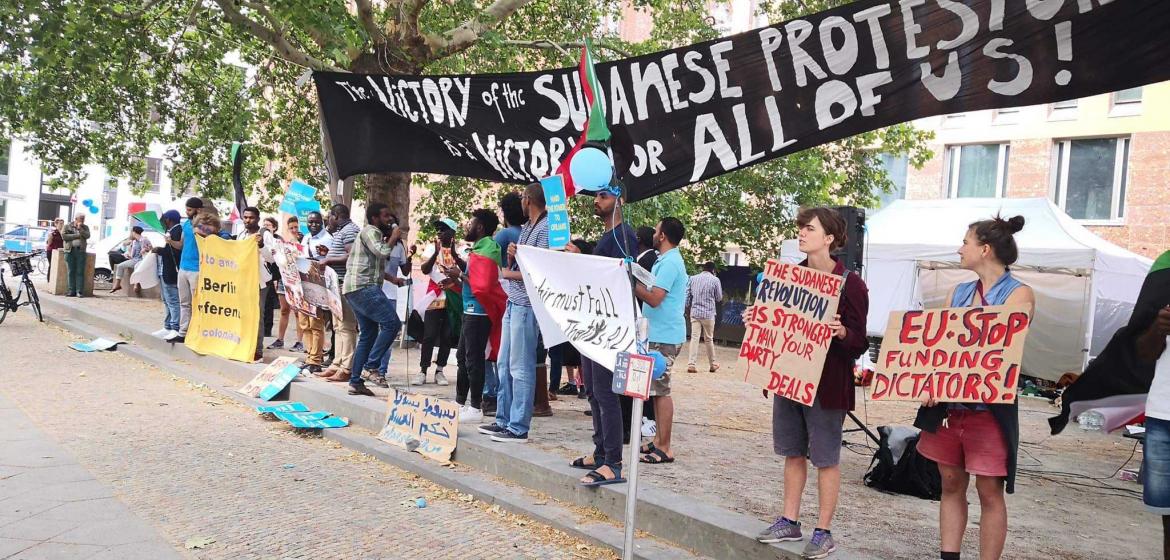 SudanUprising Germany bei einem Protest in Berlin. Quelle: SudanUprising Germany