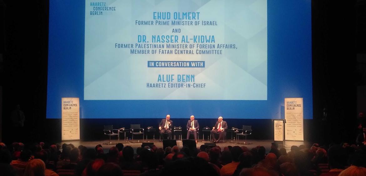 Ehud Olmert und Nasser al-Kidwa bei der Haaretz-Konferenz in Berlin. Bild: Henriette Raddatz.