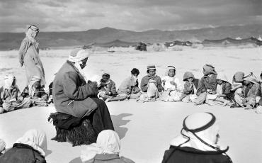 After the exodus (Nakba), the first school classes in Jericho were held in the open air. Photo: UNRWA Archive, 1948, CC BY-SA 3.0 IGO