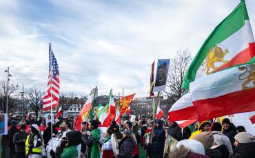 Protests for the reestablishment of the Iranian monarchy in Sweden. Photo: Crannofonix News, via Wikimedia Commons, CC BY-SA 4.0 