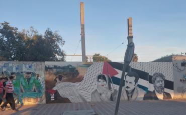 Palästina-bezogene Street Art mit Portraits von Leila Khaled, Ghassan Kanafani und Georges Ibrahim Abdallah. Foto: Fabiene Schneider