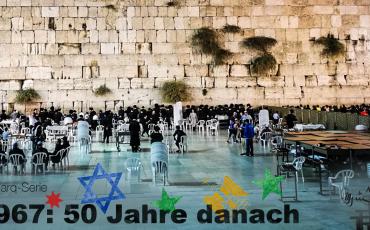 Männer und Frauen beten getrennt an der Klagemauer in Jerusalem. Foto: Julius Rogenhofer