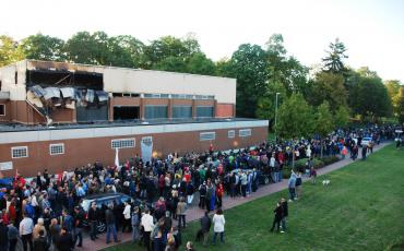 1500 Menschen demonstrierten gestern in Wertheim gegen den Brandanschlag auf die Landeserstaufnahmestelle und für Solidarität mit den Flüchtlingen. Photo: Laura Overmeyer