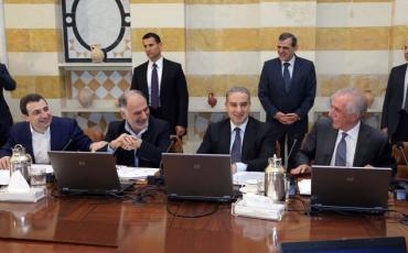 Vier Minister der neuen libanesischen Regierung (v.l.n.r.): Wael Abu Faour(National Struggle Front), Mohammad Fneish (Hisbollah), Michel Pharaon (Future Movement) und Ghazi Zeaiter (Amal). Bild: L'Orient le Jour