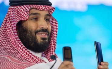 Ist gut vernetzt und auf der Suche nach neuen Kontakten: Saudi-Arabiens Kronprinz Mohammed bin Salman. Foto: Alshareefsn [CC BY-SA 4.0 (https://creativecommons.org/licenses/by-sa/4.0)] / Wikimedia Commons.