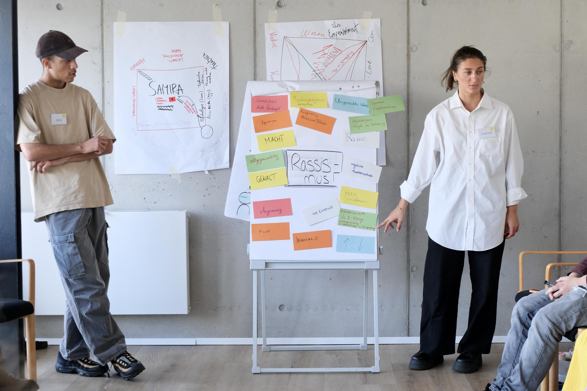 Der Verein MOSAIQ setzt sich unter anderem für mehr Sichtbarkeit von migrantisierten Personen in Führungs- und Entscheidungsebene ein, ohne dabei instrumentalisiert zu werden. Foto: Amina Hasinova.