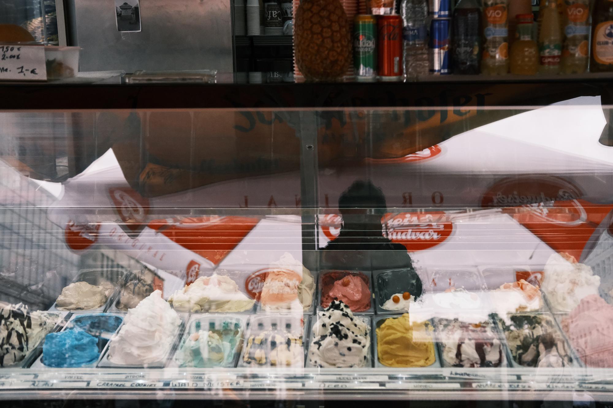 Die Eisdiele am Hermannplatz. Foto: Wael Eskandar